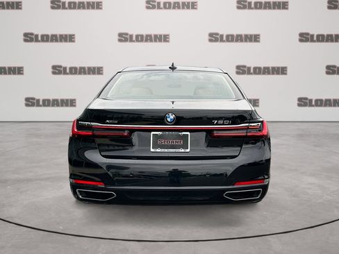 Used 2020 BMW 750i xDrive w/ Executive Package AWD/4WD image 4