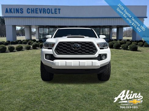 Used 2020 Toyota Tacoma TRD Sport w/ Technology Package AWD/4WD image 8