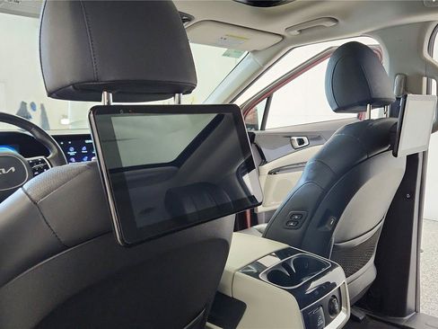 Used 2022 Kia Carnival SX Prestige FWD image 38