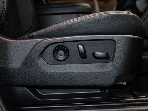 Used 2024 GMC Sierra 1500 AT4 w/ Technology Package image 28