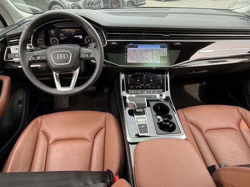 Used 2023 Audi Q7 2.0T Premium Plus w/ Premium Plus Package AWD/4WD image 2