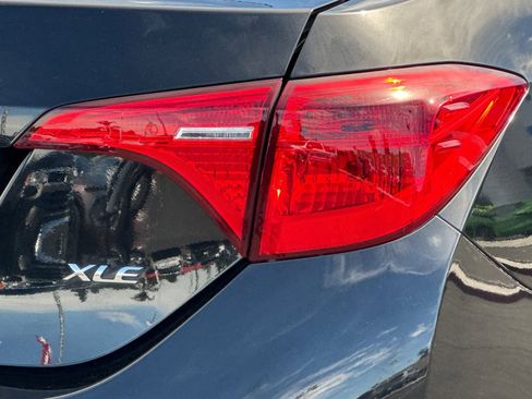 Used 2018 Toyota Corolla XLE image 46