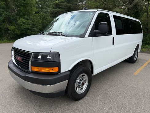 Used 2025 GMC Savana 3500 LT w/ LT Preferred Equipment Group RWD image 4