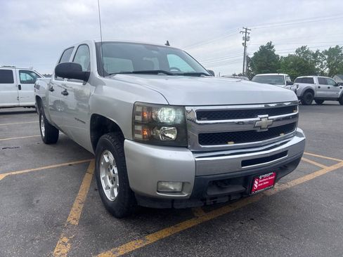 Used 2011 Chevrolet Silverado 1500 LT w/ All-Star Edition AWD/4WD image 4