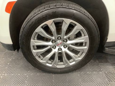 Used 2022 GMC Yukon XL Denali AWD/4WD image 2