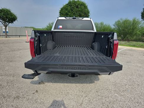 Used 2024 Toyota Tundra Platinum AWD/4WD image 12