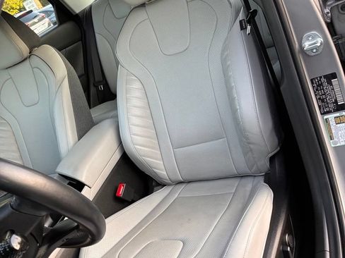 Used 2023 Hyundai Elantra Limited FWD image 16