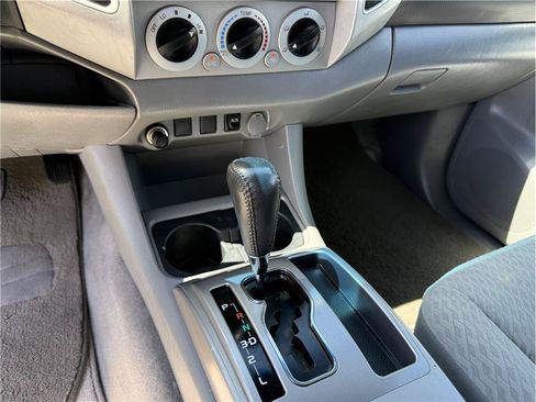 Used 2010 Toyota Tacoma 2WD Access Cab image 19
