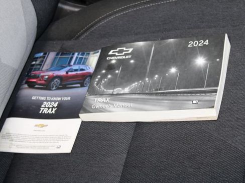 Used 2024 Chevrolet Trax LS FWD image 28