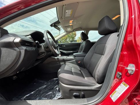 Used 2025 Nissan Altima 2.5 SV FWD image 22