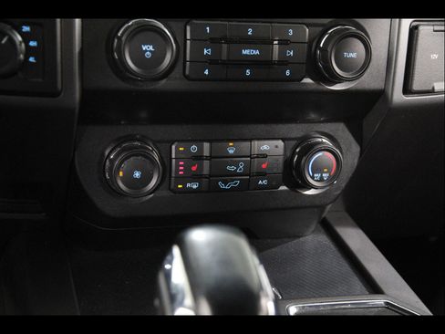 Used 2019 Ford F150 XLT w/ Equipment Group 302A Luxury AWD/4WD image 16