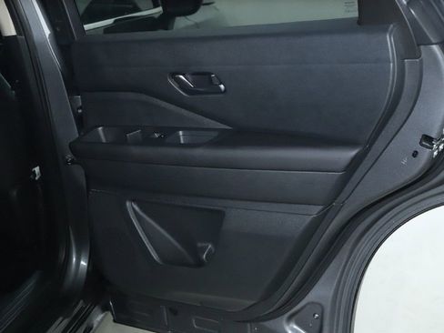 Certified 2025 Nissan Pathfinder SV image 33