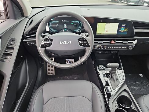New 2025 Kia Niro EX Touring image 7