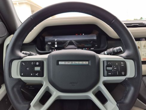 Used 2024 Land Rover Defender 110 X-Dynamic SE AWD/4WD image 25