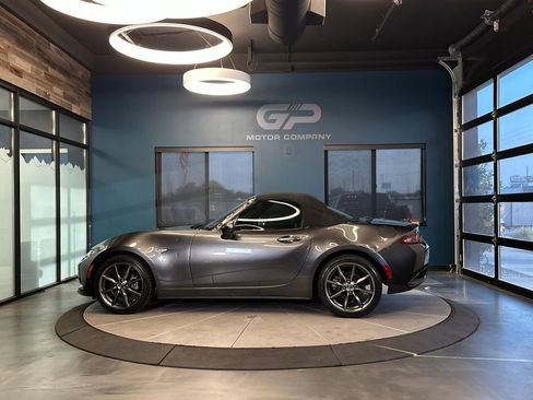 Used 2018 MAZDA MX-5 Miata Grand Touring RWD image 6