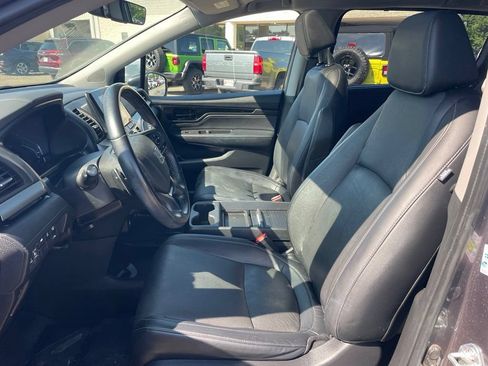 Used 2022 Honda Odyssey Touring image 2