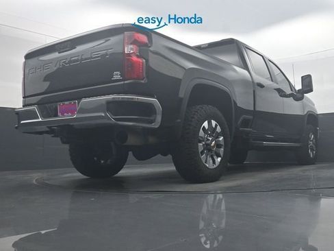 Used 2024 Chevrolet Silverado 2500 LT AWD/4WD image 33