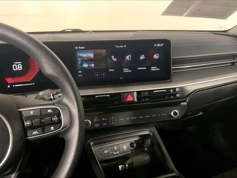 Used 2025 Kia K5 LXS FWD image 6