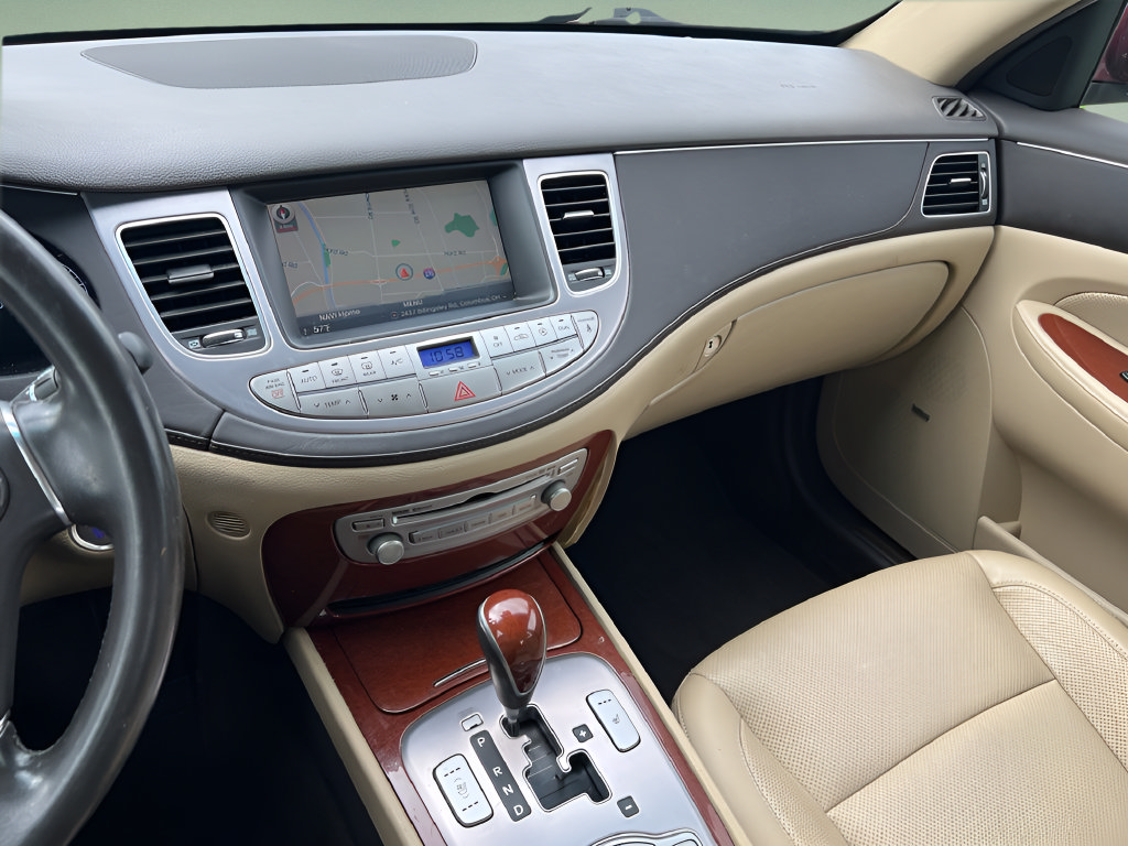 Used 2013 Hyundai Genesis 3.8 w/ Premium Pkg RWD image 28