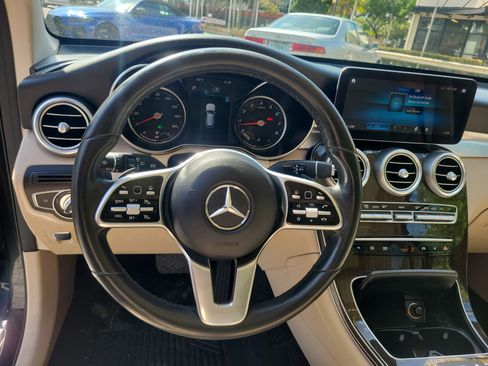Used 2020 Mercedes-Benz GLC 300 w/ Premium Package image 22