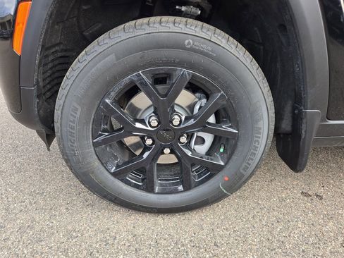 New 2026 Jeep Grand Cherokee Altitude AWD/4WD image 7