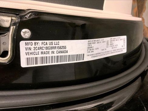 Used 2024 Chrysler Pacifica Touring-L FWD image 31