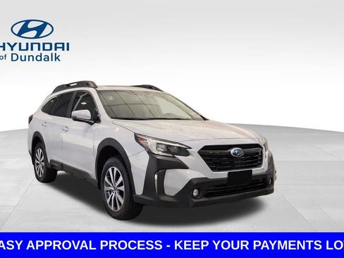 Used 2023 Subaru Outback Premium AWD/4WD image 3
