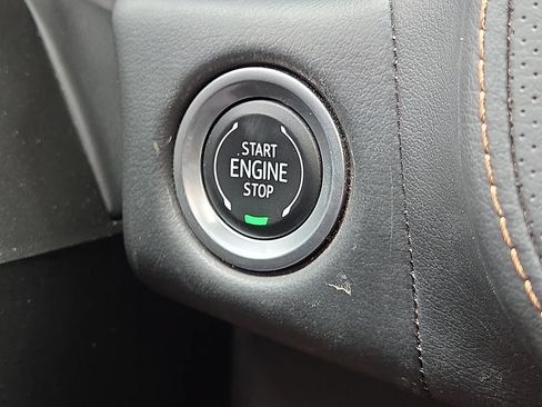 Used 2024 GMC Yukon AT4 AWD/4WD image 29
