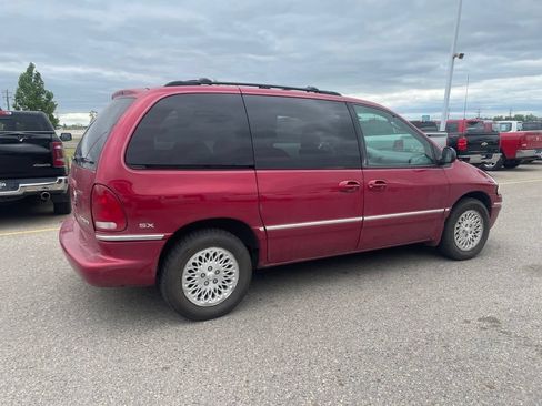 Used 1997 Chrysler Town & Country SX FWD image 14