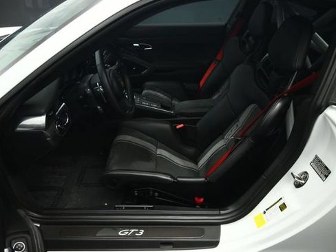 Used 2018 Porsche 911 GT3 RWD image 35