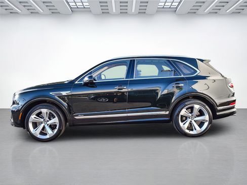 Used 2023 Bentley Bentayga Azure image 6