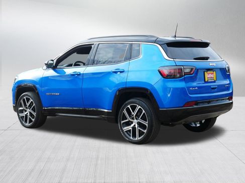 Used 2024 Jeep Compass Limited w/ Elite Group image 5