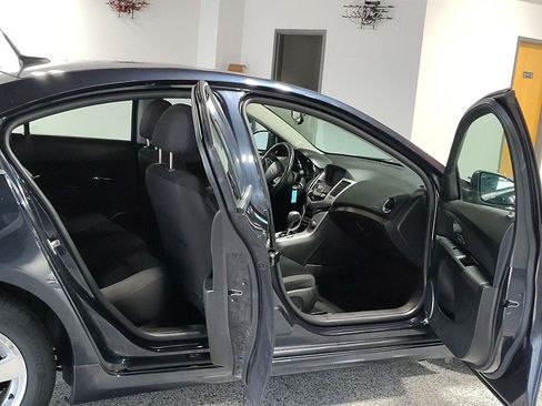 Used 2014 Chevrolet Cruze LT FWD image 9