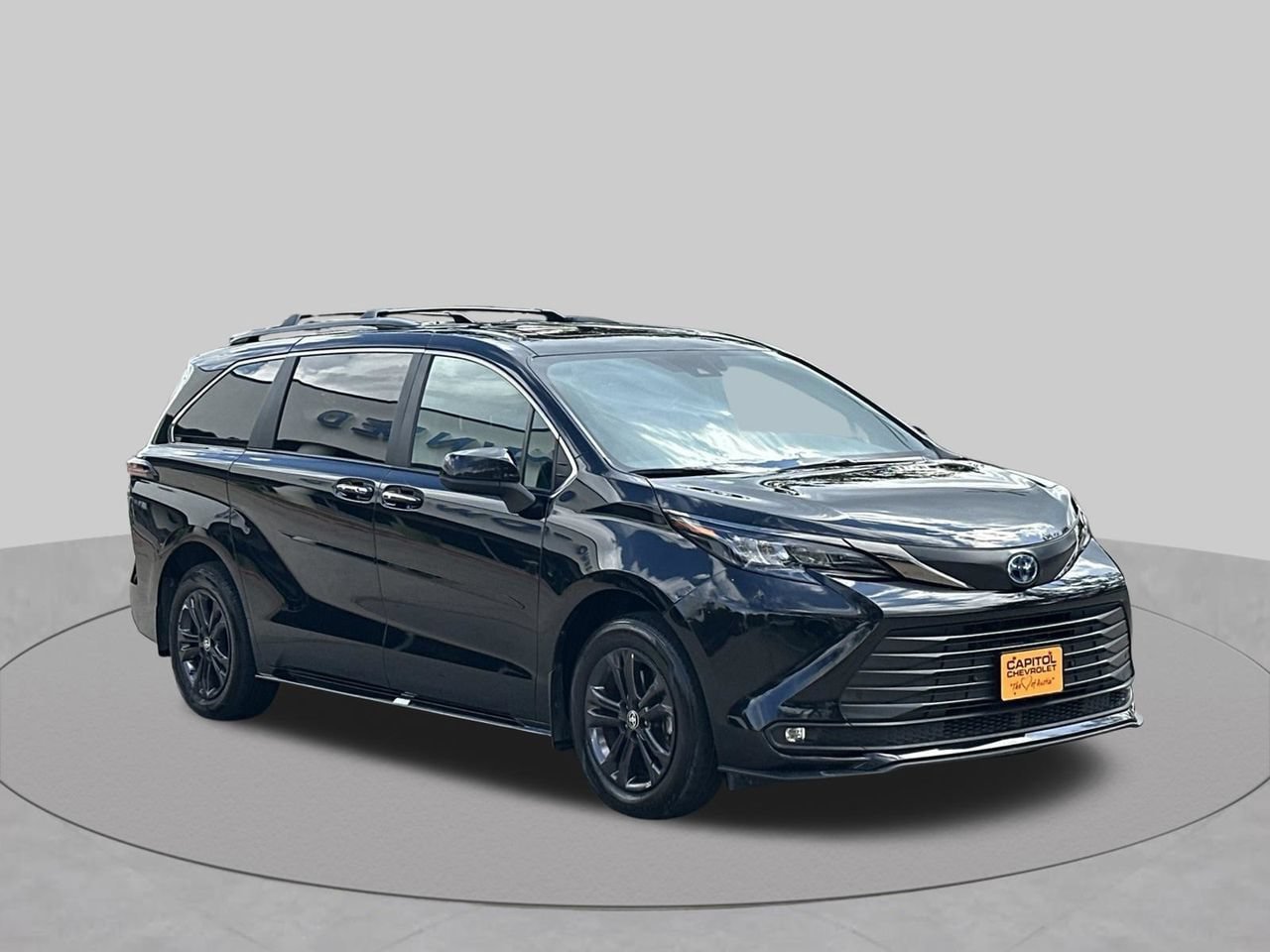 Used 2024 Toyota Sienna XLE Woodland Edition AWD/4WD image 7
