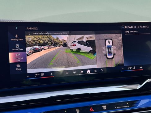 Used 2025 BMW i5 xDrive40 w/ Premium Package image 13