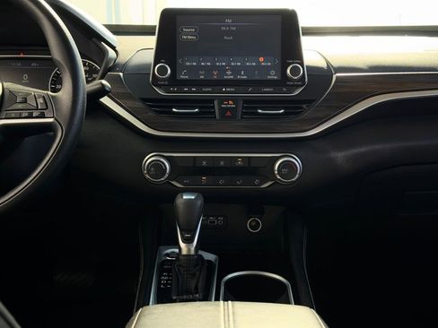 Used 2023 Nissan Altima 2.5 SV image 17