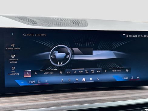 Used 2024 BMW X5 sDrive40i w/ Premium Package image 16