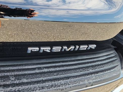 Used 2026 Chevrolet Tahoe Premier AWD/4WD image 32