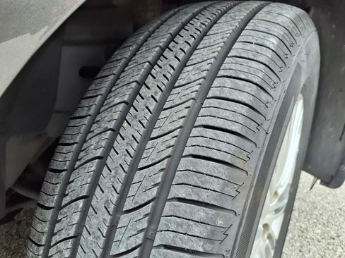 Used 2015 Chrysler Town & Country Touring-L w/ Driver Convenience Group FWD image 34