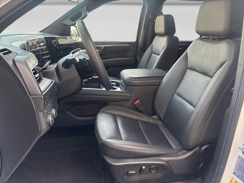 Used 2025 Chevrolet Tahoe Z71 image 10