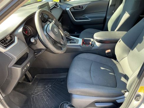Used 2021 Toyota RAV4 LE w/ Carpet Mat Package (TMS) FWD image 10