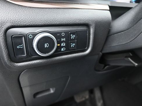 Used 2023 Ford Explorer Limited image 21