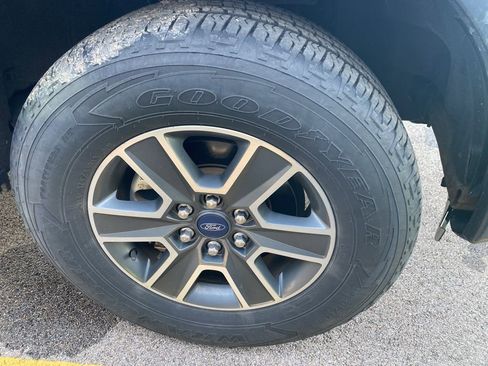 Used 2016 Ford F150 XLT w/ Equipment Group 302A Luxury image 6