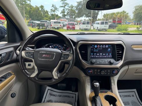 Used 2018 GMC Acadia Denali w/ Technology Package AWD/4WD image 19