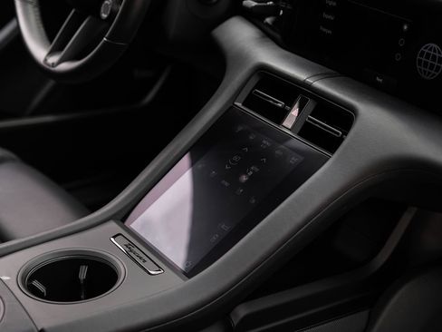 Used 2021 Porsche Taycan 4S w/ Premium Package image 21