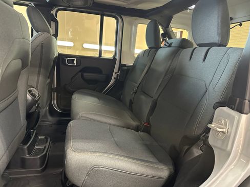 Used 2024 Jeep Wrangler Unlimited AWD/4WD image 16