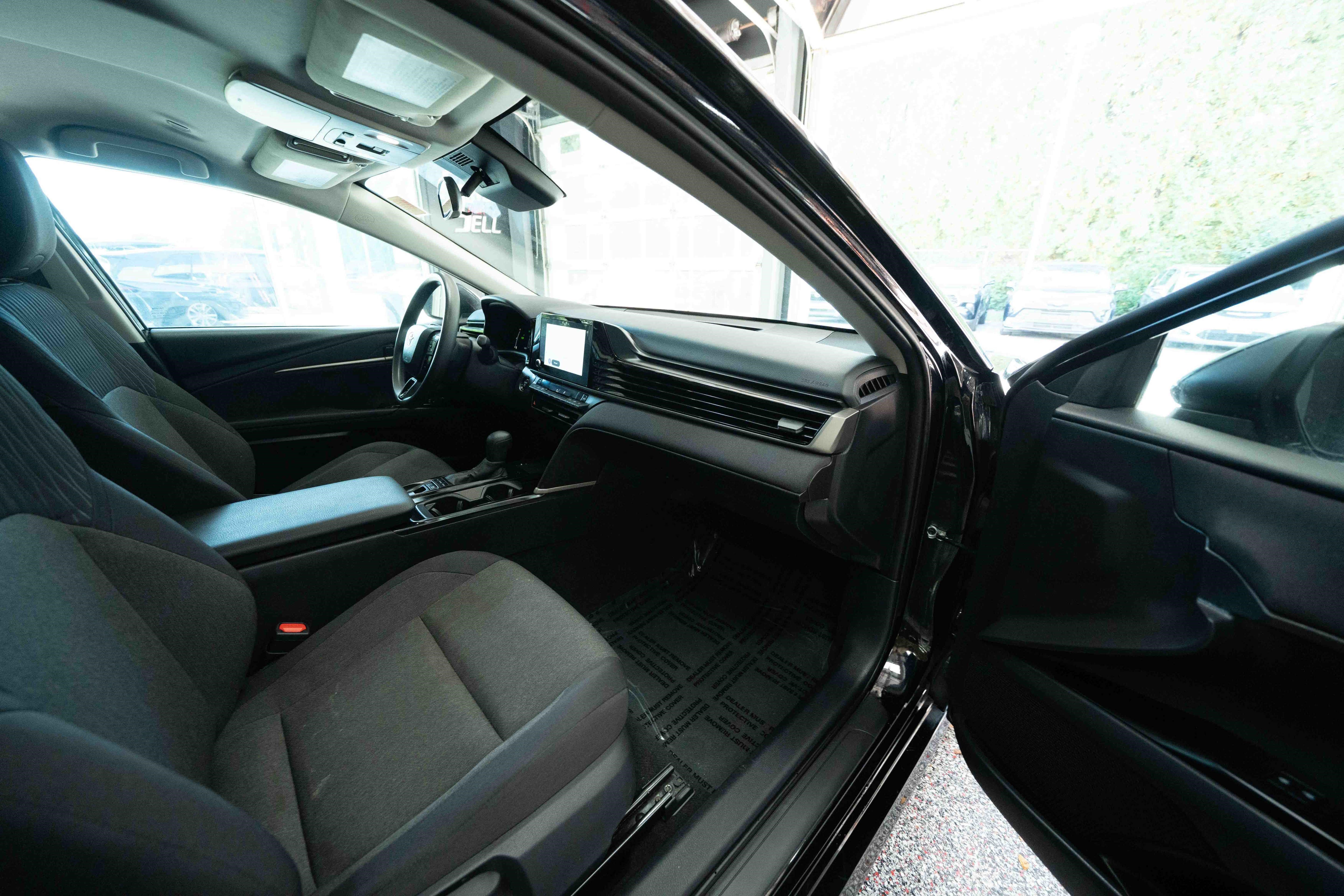 Used 2025 Toyota Camry LE FWD image 25