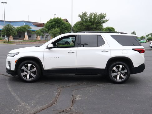 Used 2023 Chevrolet Traverse LT w/ LT Premium Package FWD image 36