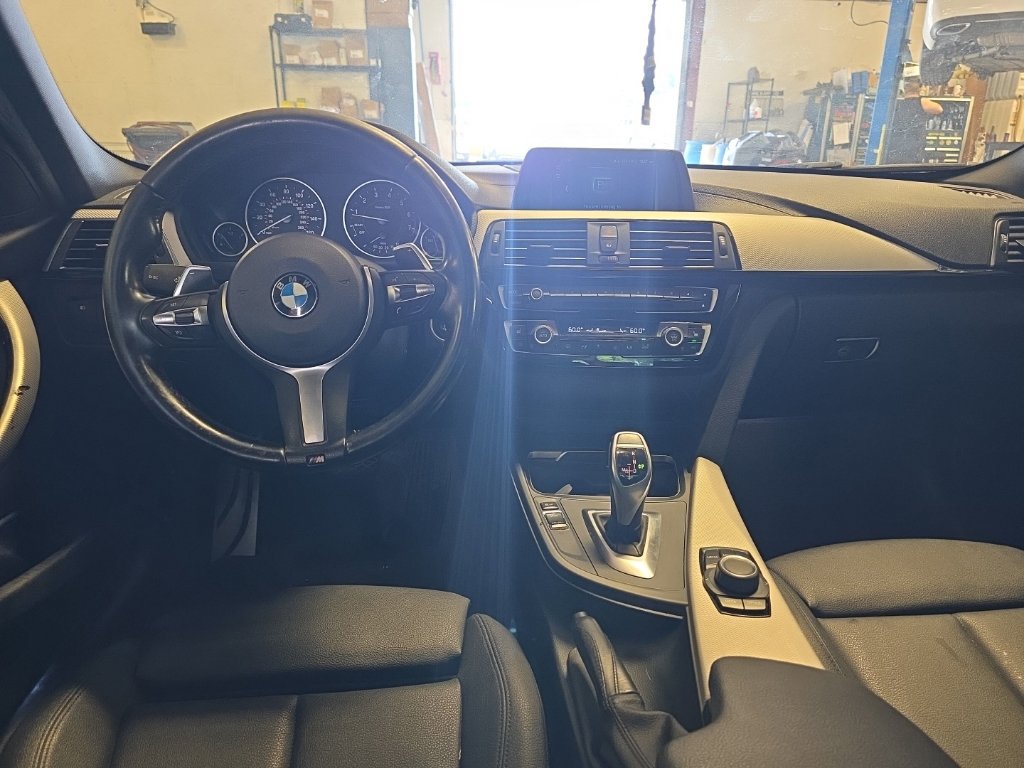 Used 2018 BMW 330i Sedan RWD image 4