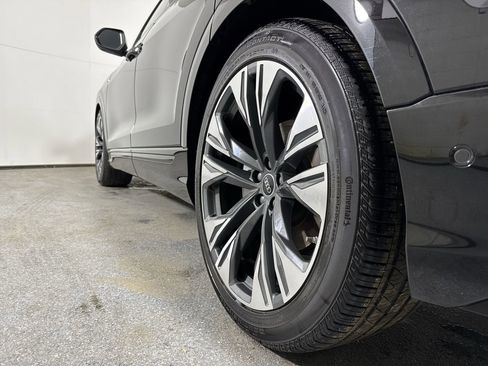 Used 2025 Audi Q8 Premium Plus w/ Premium Plus Package image 8